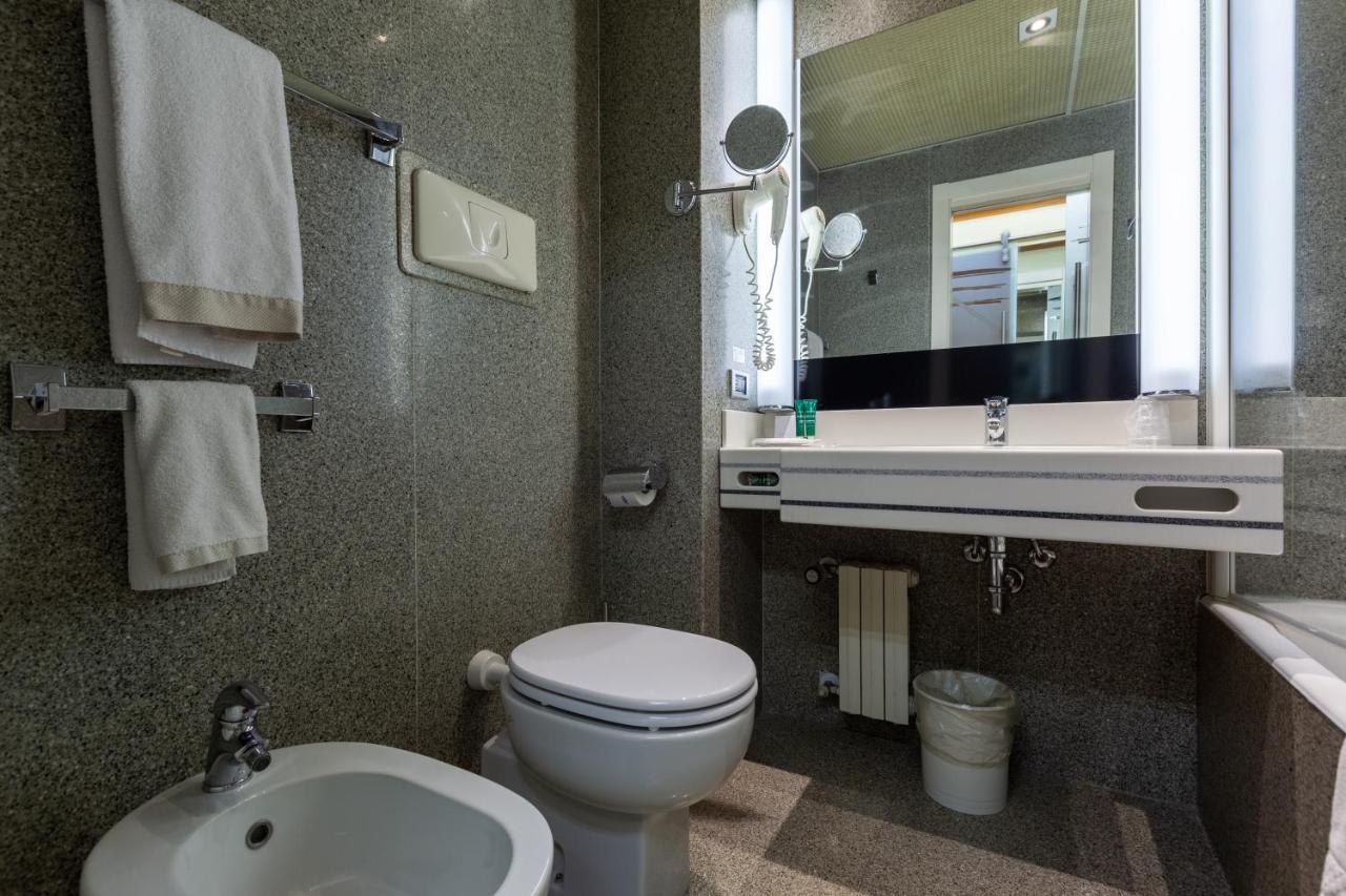 Hotiday Hotel Milano Turro Exteriér fotografie